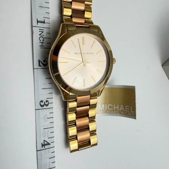 Michael Kors Gold and rose gold Watch - Picture 4 of 5